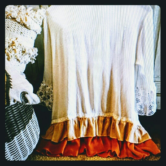 New Ruffled tunic top gorgeous - Picture 4 of 8